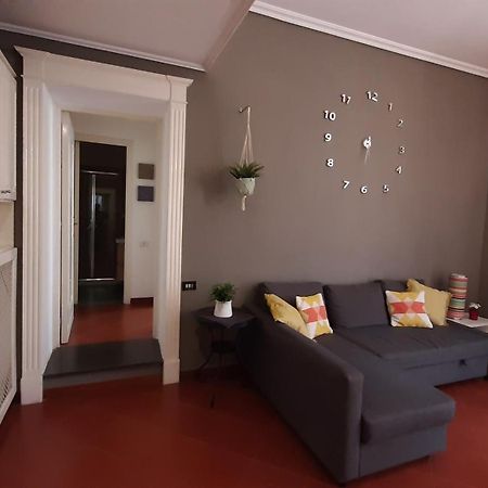 La Casa Di Flo Apartment Naples Luaran gambar